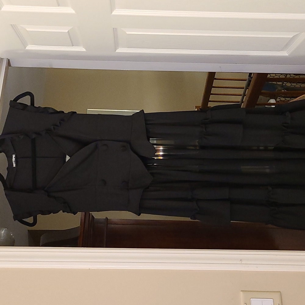 Black tunic vest